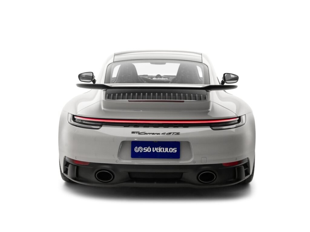 PORSCHE 911 CARRERA 4 GTS