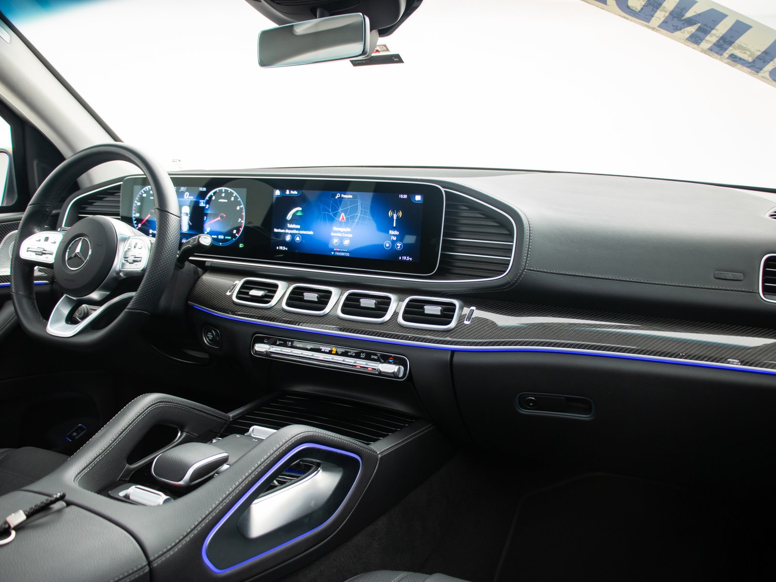 CorvetteZ06Interior-17