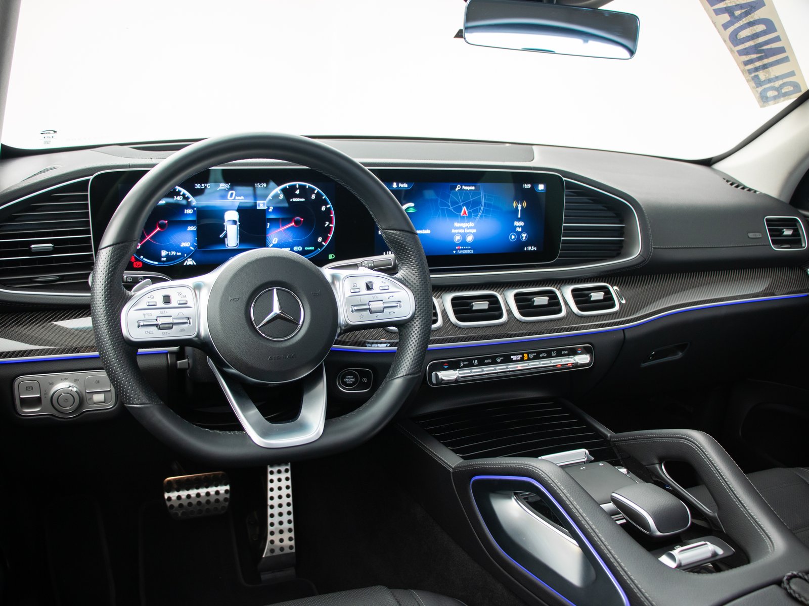 CorvetteZ06Interior-18