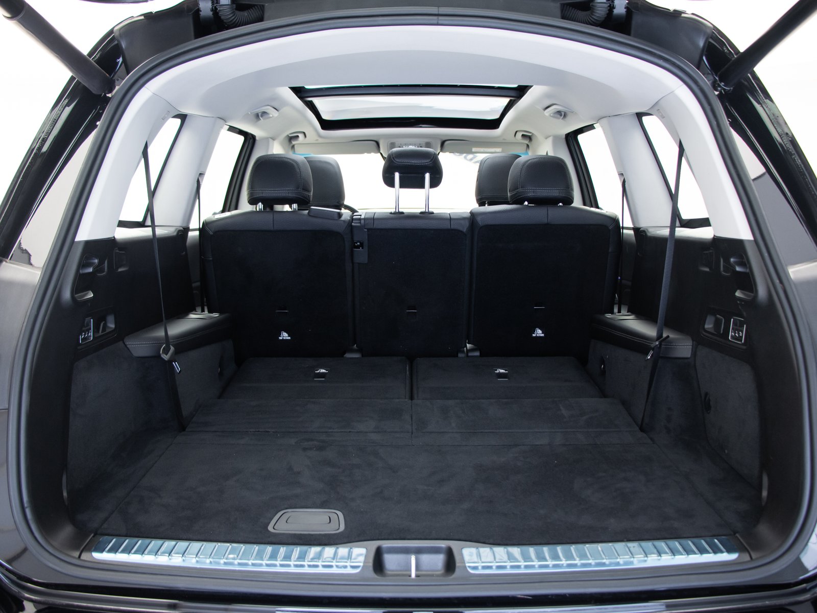 CorvetteZ06Interior-19