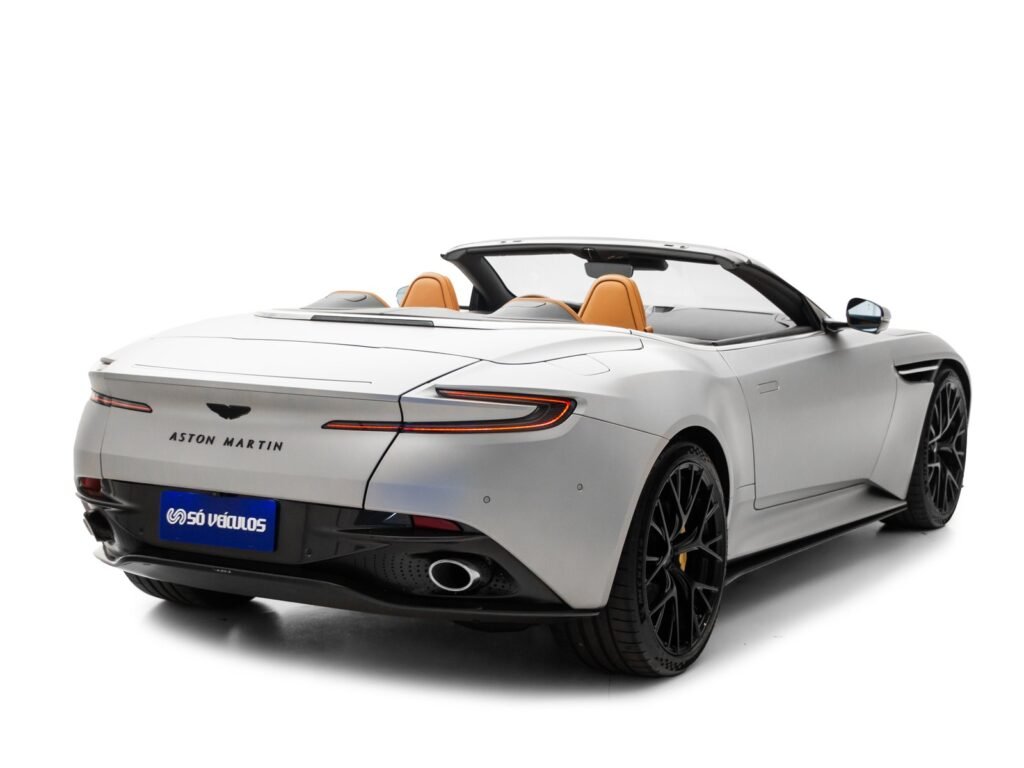 ASTON MARTIN DB12 VOLANTE