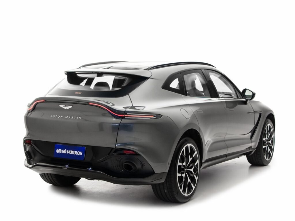 ASTON MARTIN DBX