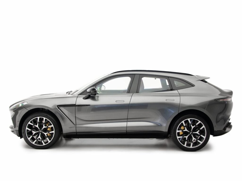 ASTON MARTIN DBX