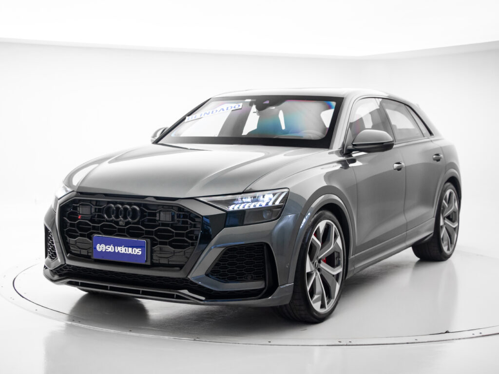 AUDI RSQ8