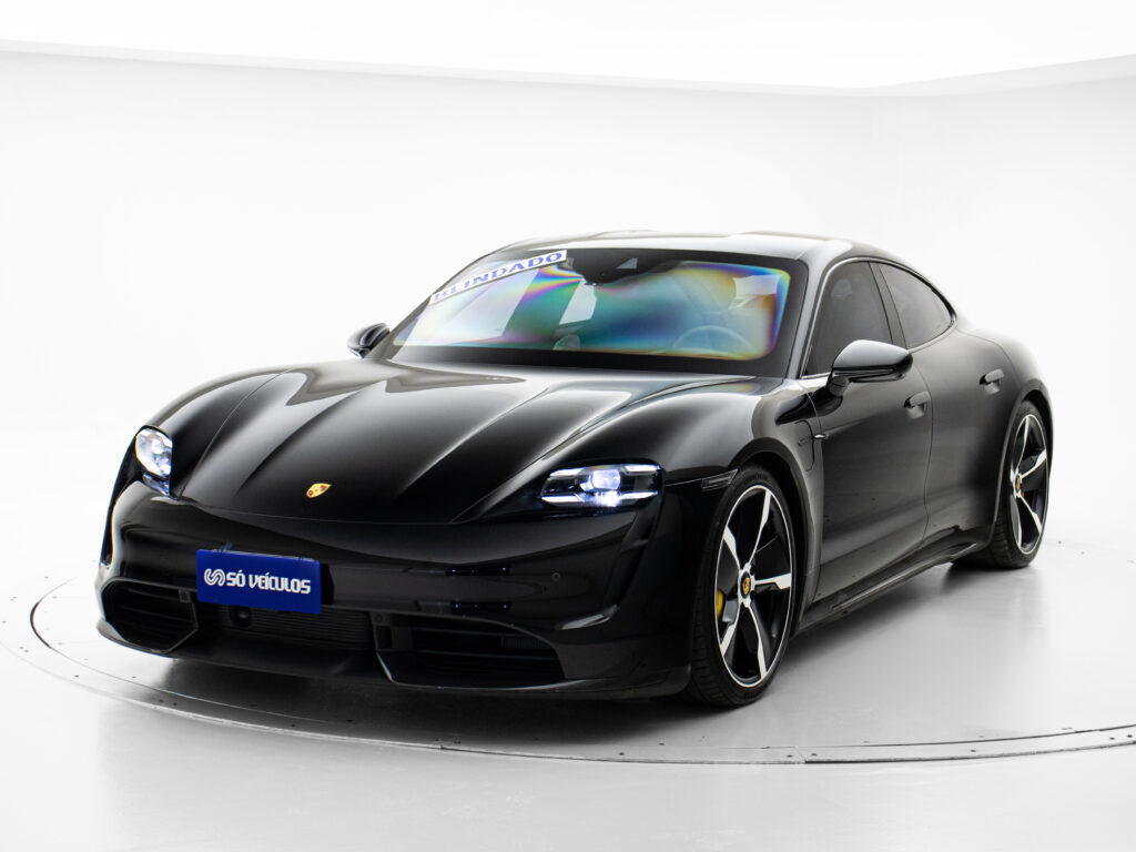 PORSCHE TAYCAN TURBO S
